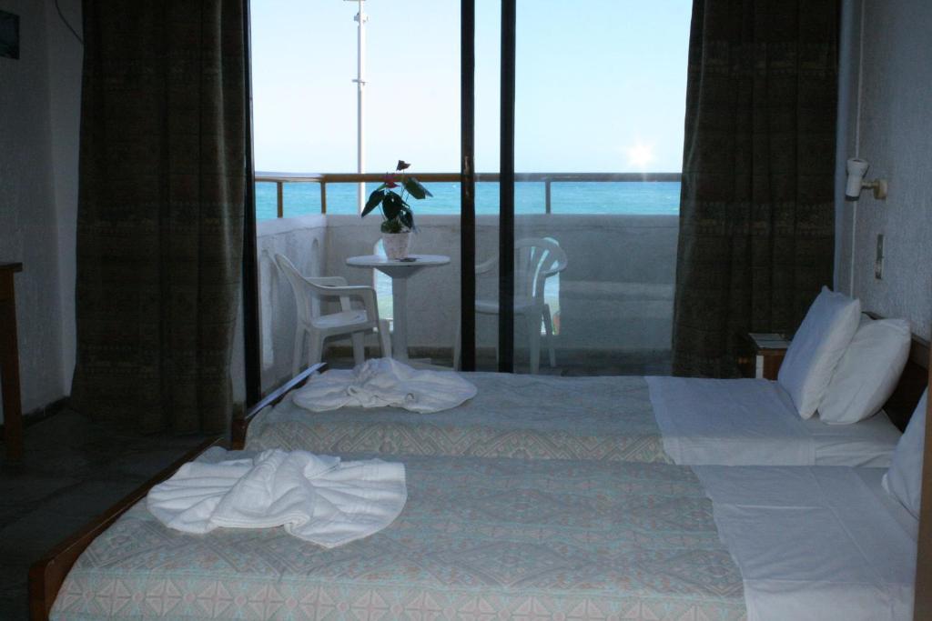 Blue Bay Apartments Hersonissos  Bilik gambar